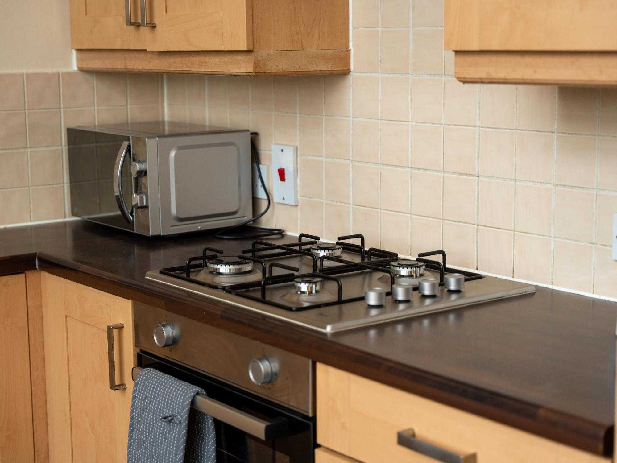 Luxury 2 Bed Apartment - Near Heathrow, Legoland, Windsor スラウ エクステリア 写真