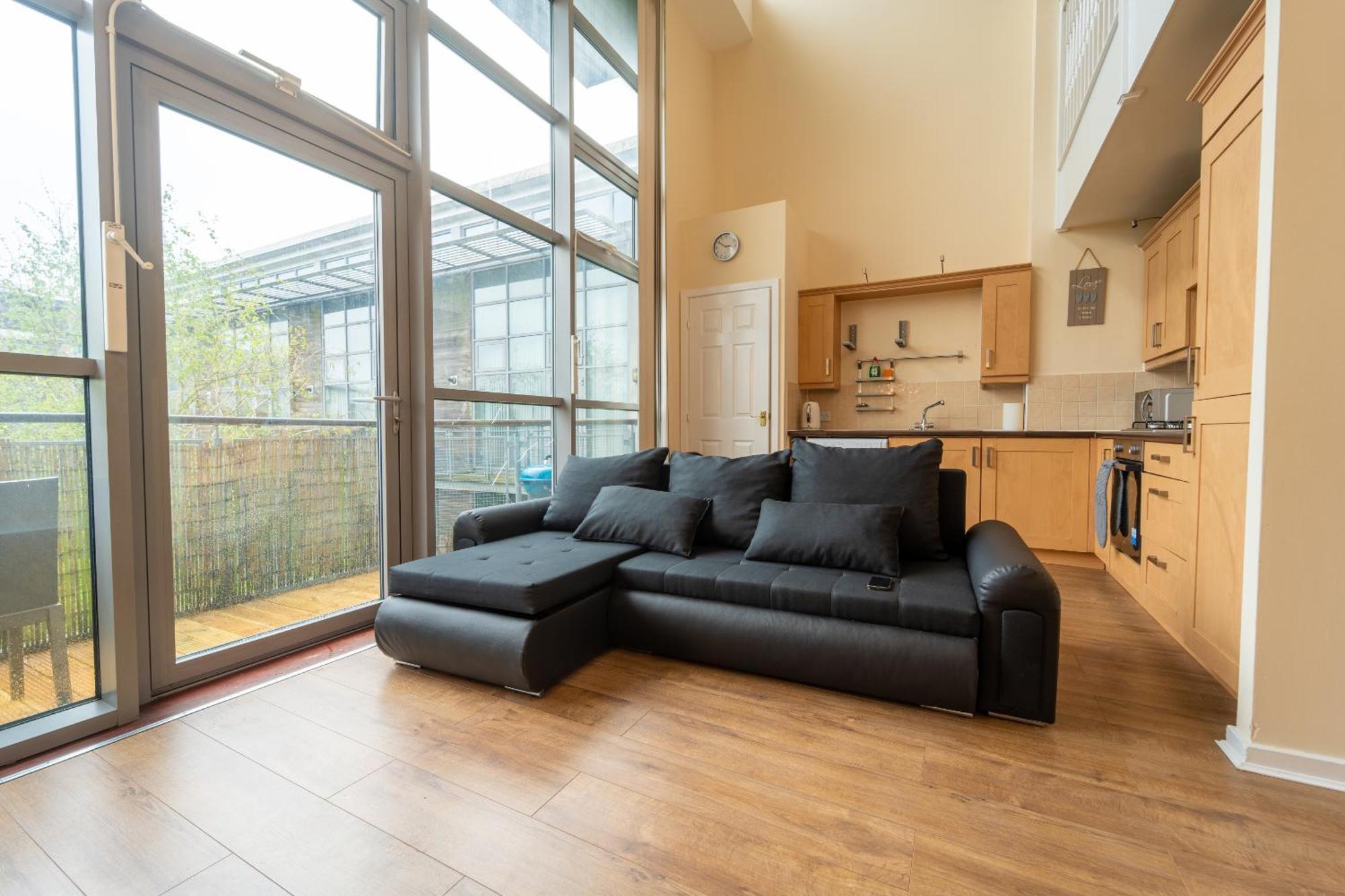 Luxury 2 Bed Apartment - Near Heathrow, Legoland, Windsor スラウ エクステリア 写真