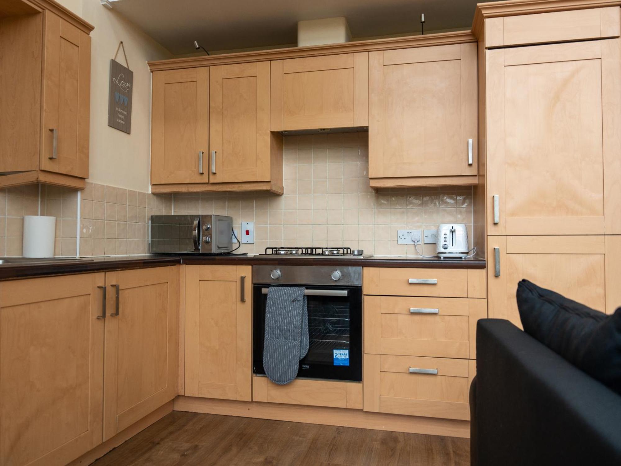 Luxury 2 Bed Apartment - Near Heathrow, Legoland, Windsor スラウ エクステリア 写真