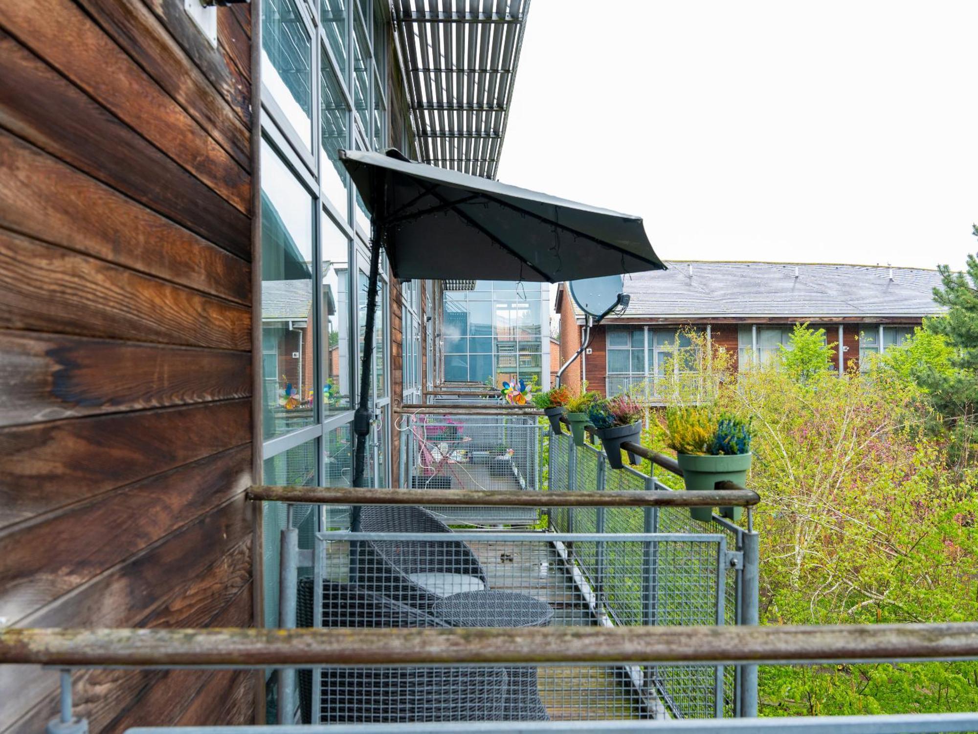 Luxury 2 Bed Apartment - Near Heathrow, Legoland, Windsor スラウ エクステリア 写真